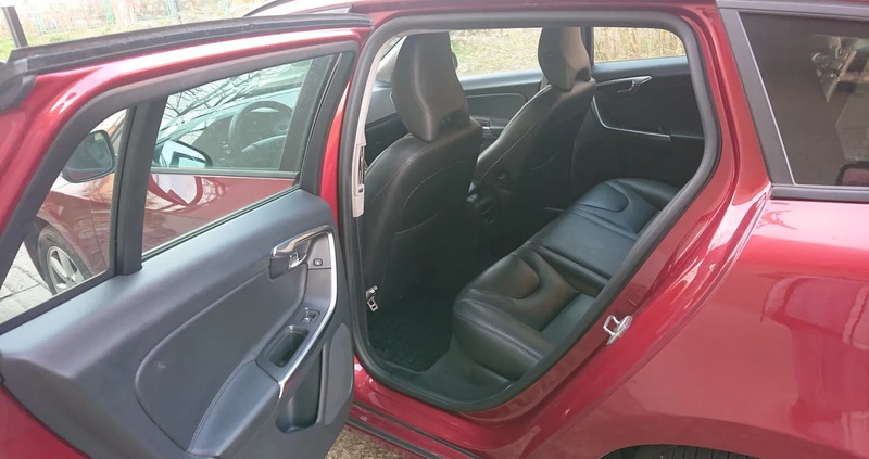 Volvo V60 cena 47000 przebieg: 144000, rok produkcji 2014 z Skawina małe 596